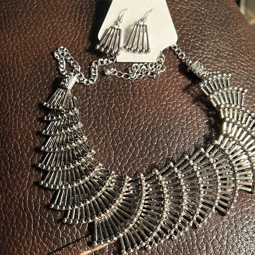 3/$18 Elegant Silver Necklace and Earring Set Lot 201
